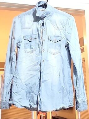 Vanilla Star Button Up Shirt M Chambray Denim Look Casual Layering Top